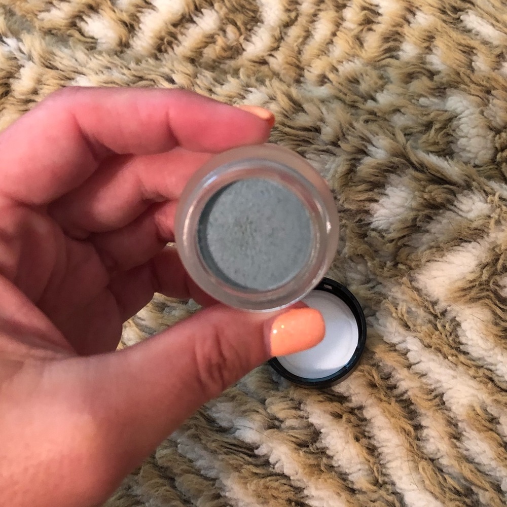 Younique Splurge Cream Shadow, brand new no box